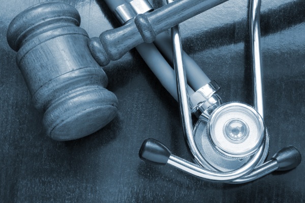 O que diz o código civil sobre o erro médico?